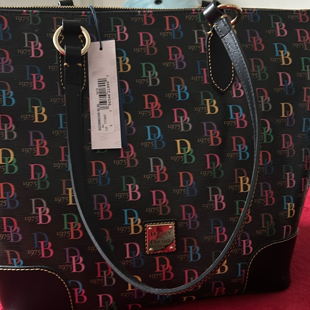 Dooney & Bourke
